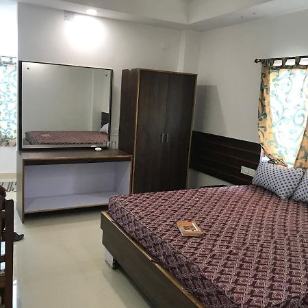 Krishnananda Dham Hotel Puri Kültér fotó