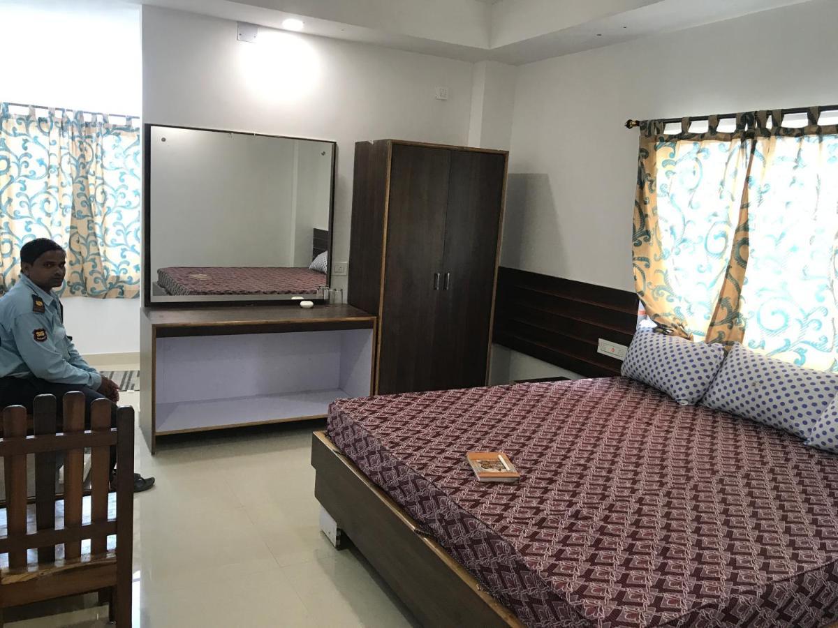Krishnananda Dham Hotel Puri Kültér fotó