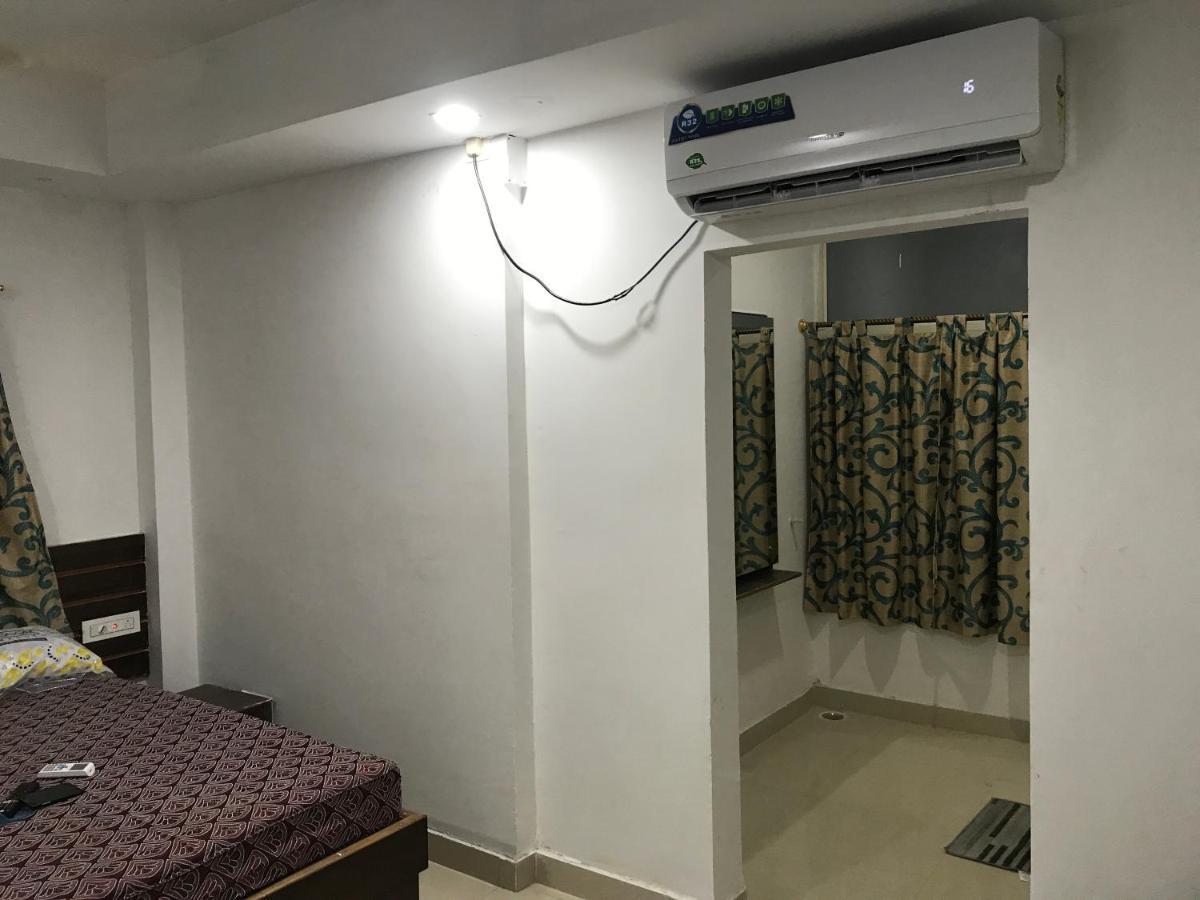 Krishnananda Dham Hotel Puri Kültér fotó